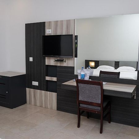 Hotel Palm Shore Palakkad Εξωτερικό φωτογραφία