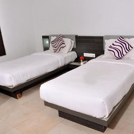Hotel Palm Shore Palakkad Εξωτερικό φωτογραφία
