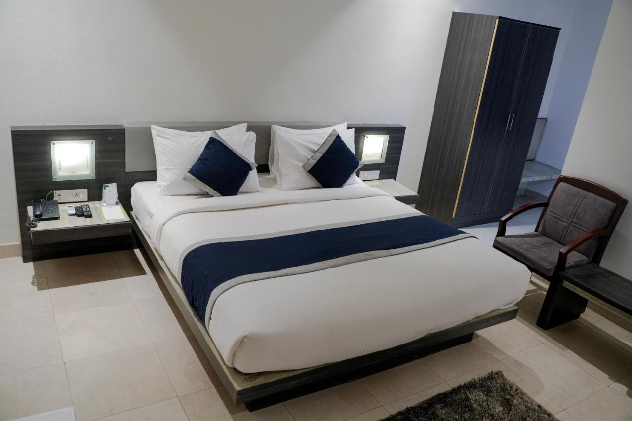 Hotel Palm Shore Palakkad Εξωτερικό φωτογραφία