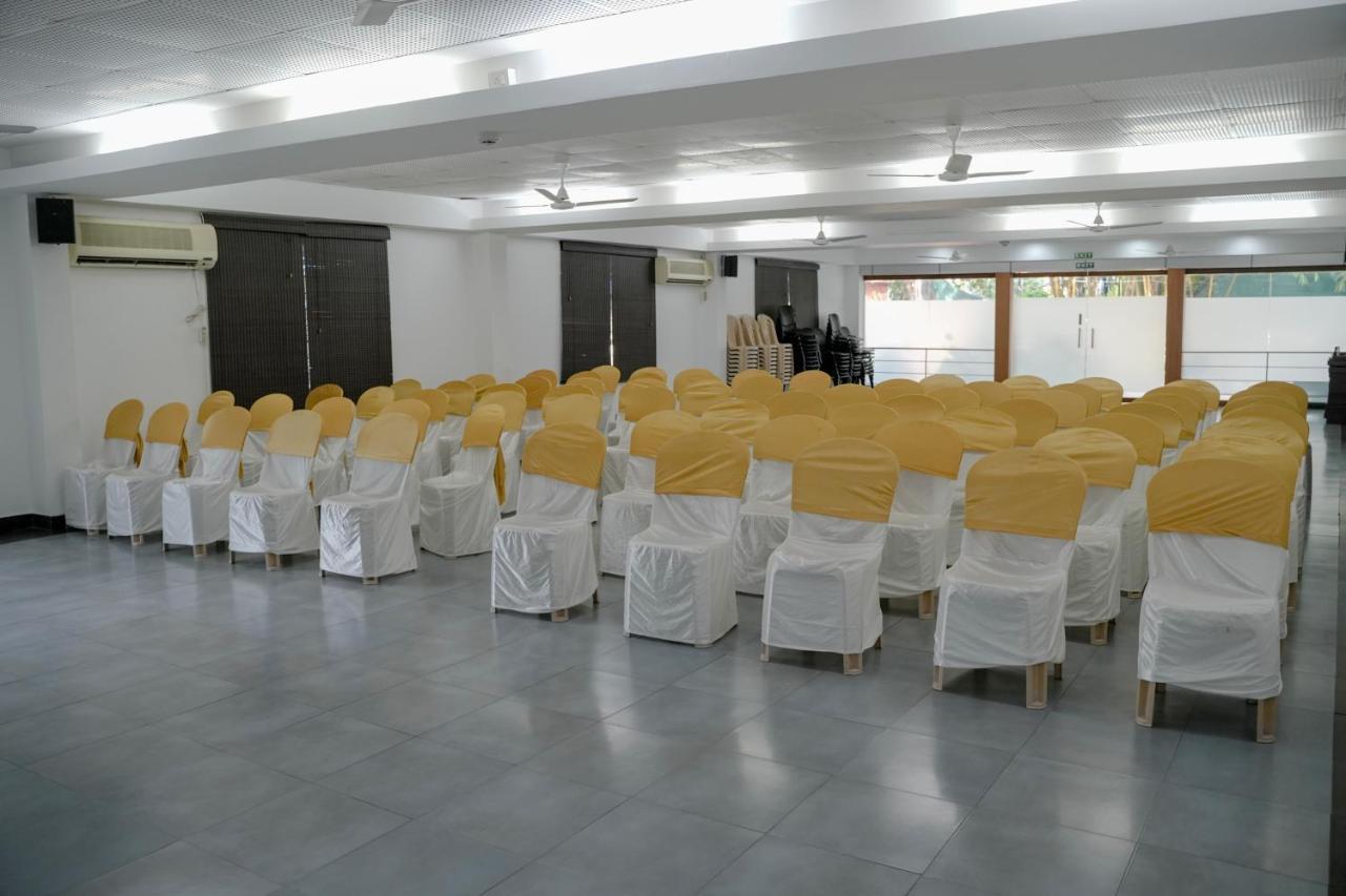 Hotel Palm Shore Palakkad Εξωτερικό φωτογραφία