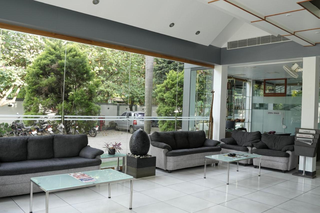 Hotel Palm Shore Palakkad Εξωτερικό φωτογραφία
