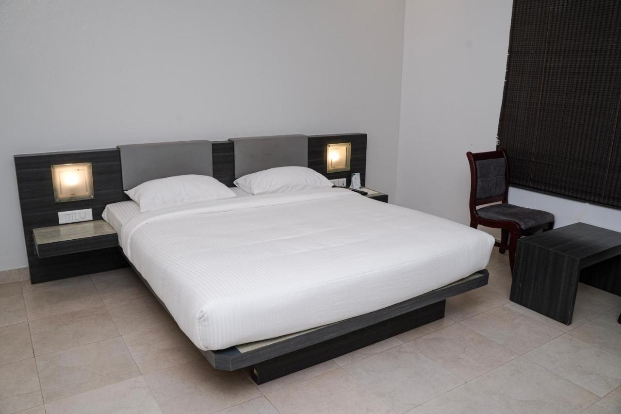 Hotel Palm Shore Palakkad Εξωτερικό φωτογραφία