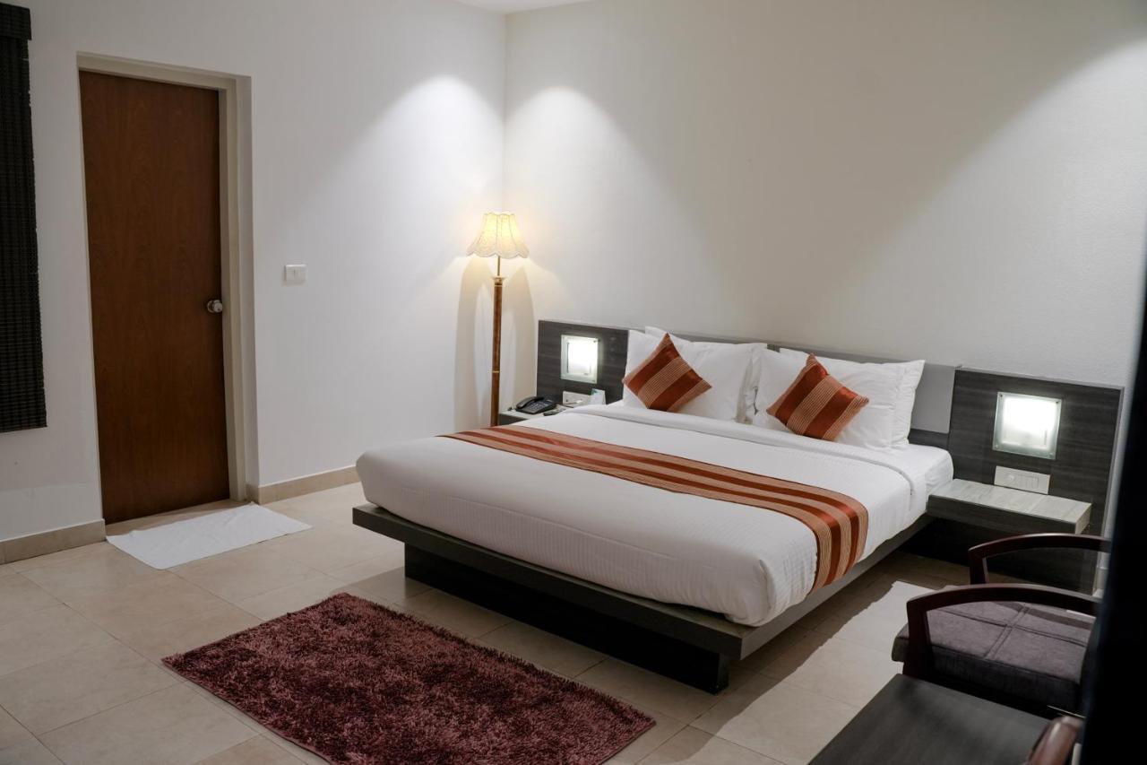 Hotel Palm Shore Palakkad Εξωτερικό φωτογραφία
