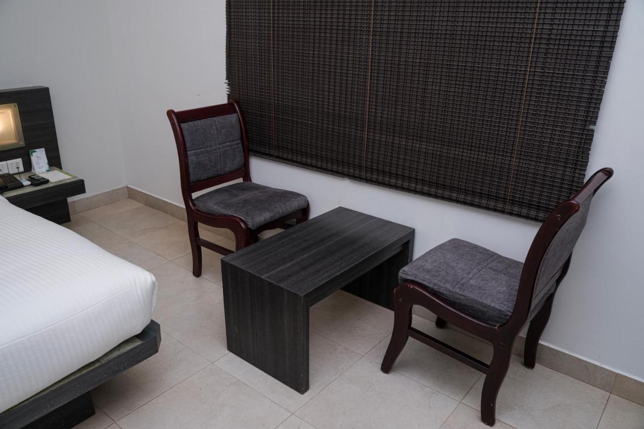 Hotel Palm Shore Palakkad Εξωτερικό φωτογραφία