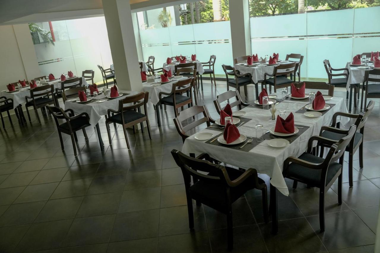 Hotel Palm Shore Palakkad Εξωτερικό φωτογραφία
