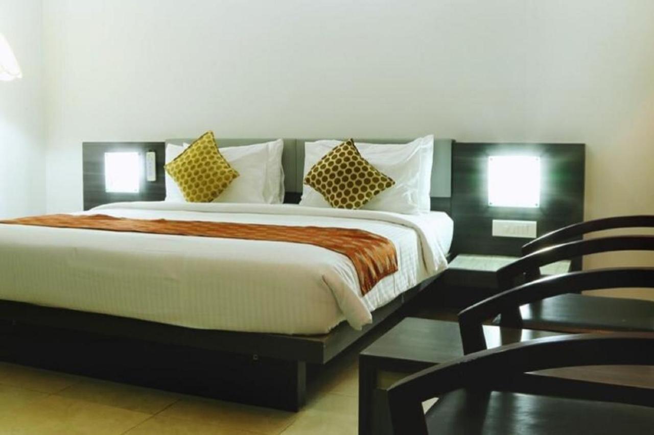 Hotel Palm Shore Palakkad Εξωτερικό φωτογραφία